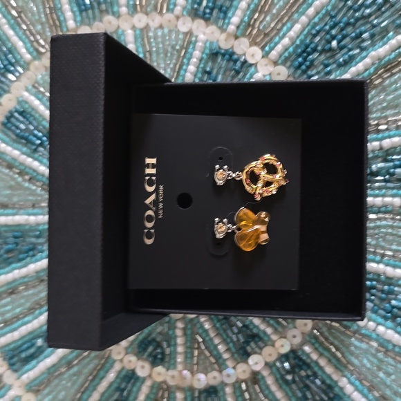 COACH EARRING🥰 - Picture 4 of 7